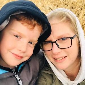 Meet your Posher, Jennifer